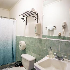 Habitación Estándar con Cama Queen